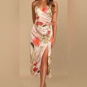 Lulus. Silky floral dress. Size small